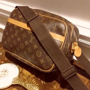 Stunning Authentic Louis Vuitton Reporter pm